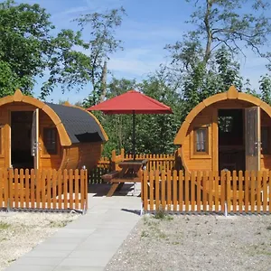 Schlaffass-camping Gutshof Donauried Glamping